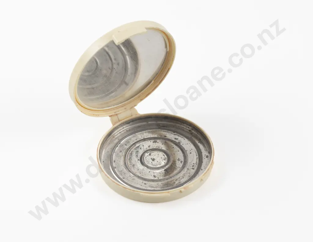 Mid 20th Century Max Factor Plastic Creme Puff  Compact Image 1++