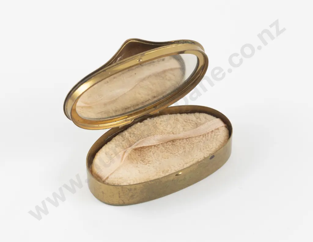 1940s Elizabeth Arden Red Enamel Masquerade Compact Image 1++