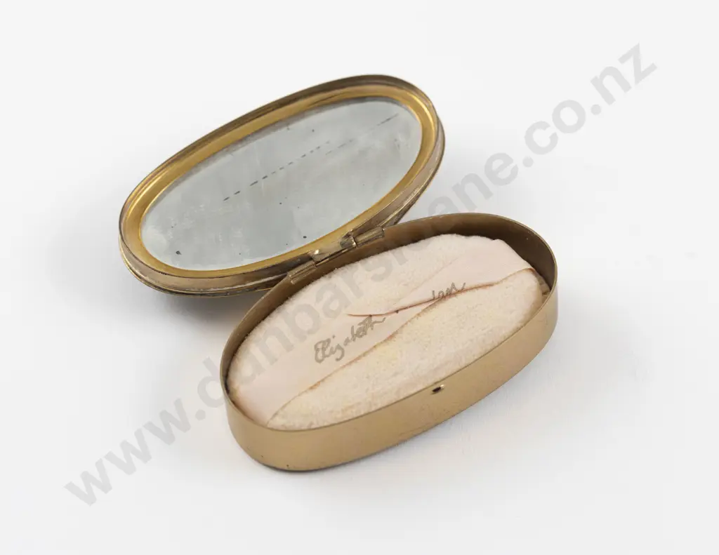 1940s Elizabeth Arden Black Enamel Masquerade Compact Image 1++