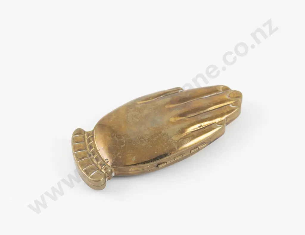 1940s Volupte 'Golden Gesture' Hand Shaped Powder Compact Image 1++