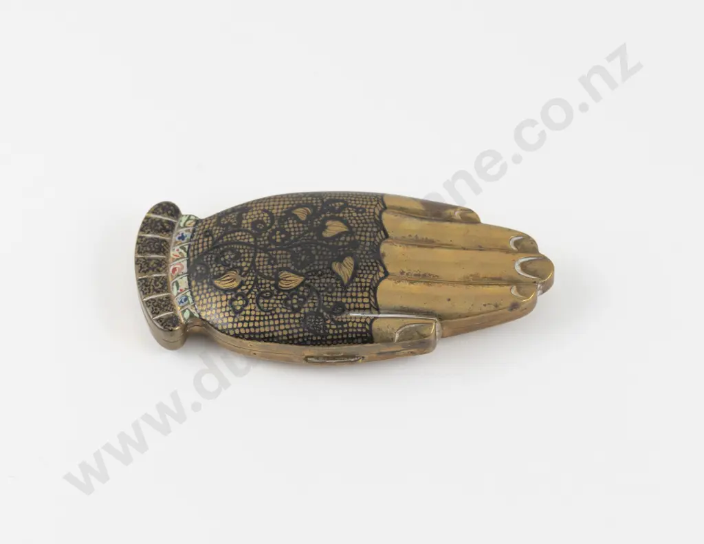 1940s Volupte 'Golden Gesture' Hand Shaped Powder Compact Image 1++