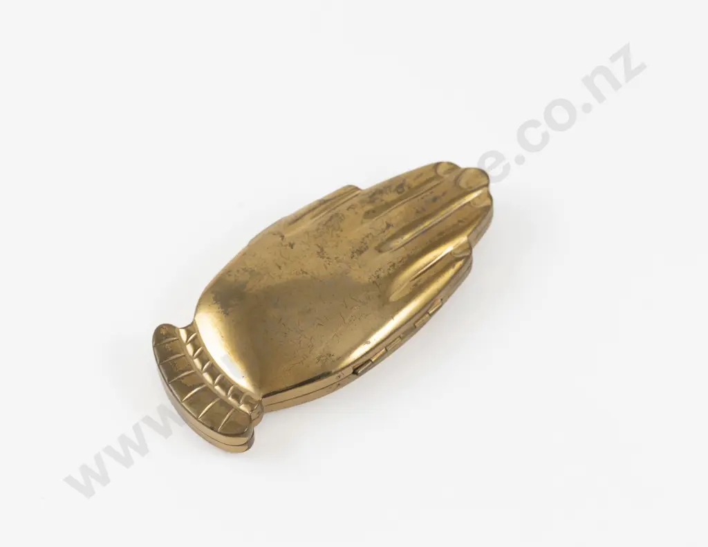 1940s Volupte 'Golden Gesture' Hand Shaped Powder Compact Image 1++