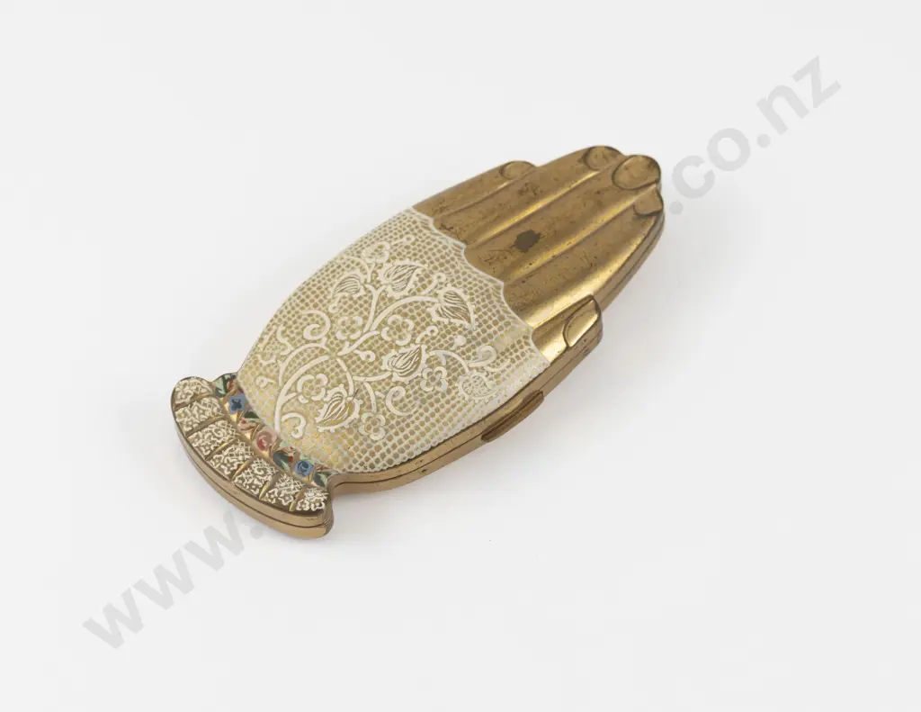 1940s Volupte 'Golden Gesture' Hand Shaped Powder Compact Image 1++