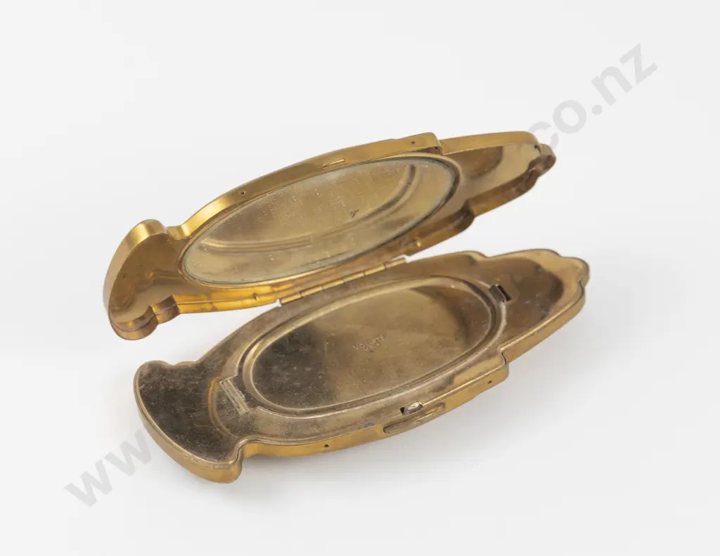 1940s Volupte 'Golden Gesture' Hand Shaped Powder Compact Image 1++