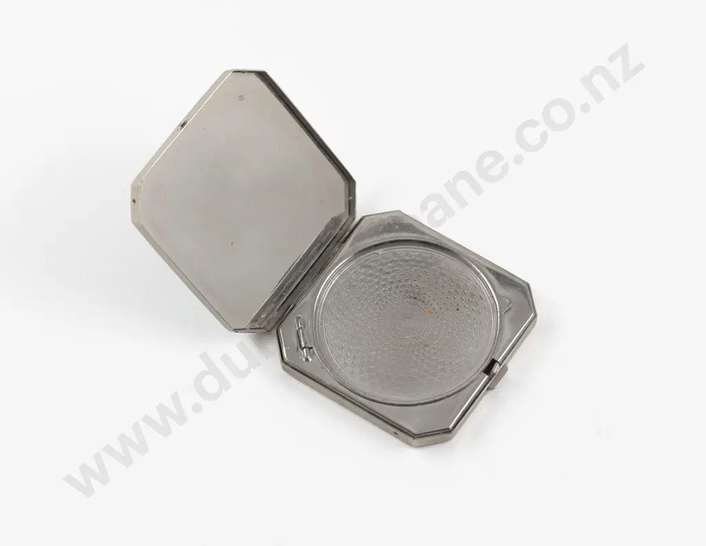 1930s Butterfly Wing Decorated Powder Compact Image 1++
