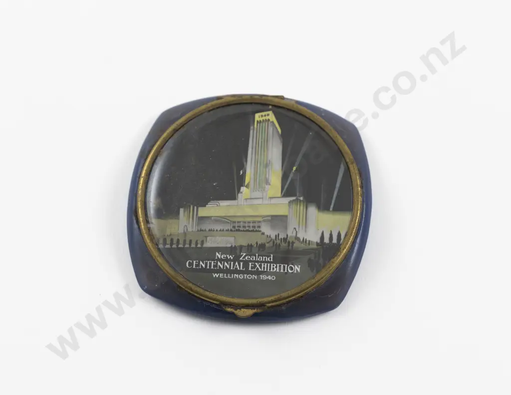 1940s New Zealand Centennial Exhibition Souvenir Powder Compact Image 1++