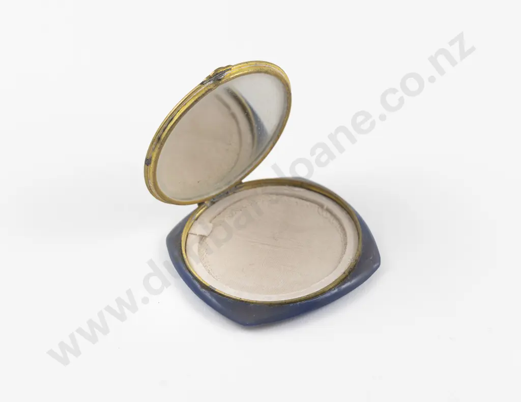 1940s New Zealand Centennial Exhibition Souvenir Powder Compact Image 1++