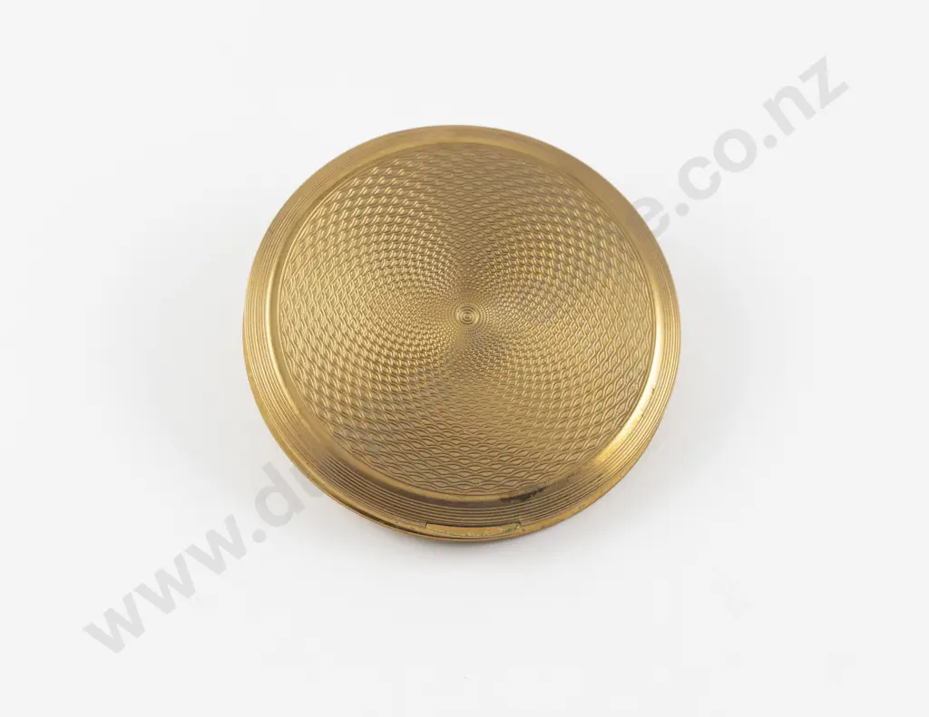 Vintage Kigu of London Gold Plated Map of New Zealand Souvenir Powder Compact Image 1++