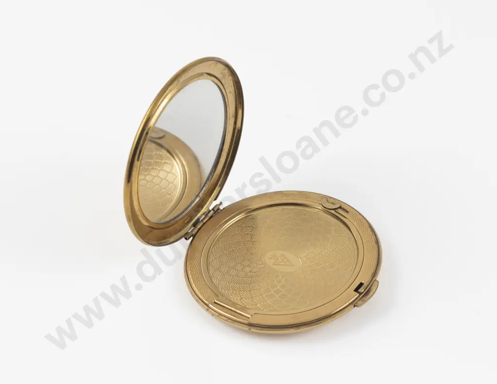 Vintage Kigu of London Gold Plated Map of Australia Souvenir Powder Compact Image 1++