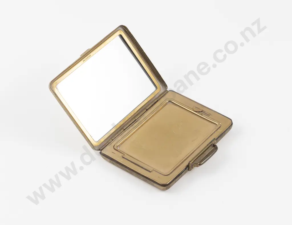 1950s Kigu of London 'Bon Voyage' Suitcase Powder Compact Image 1++