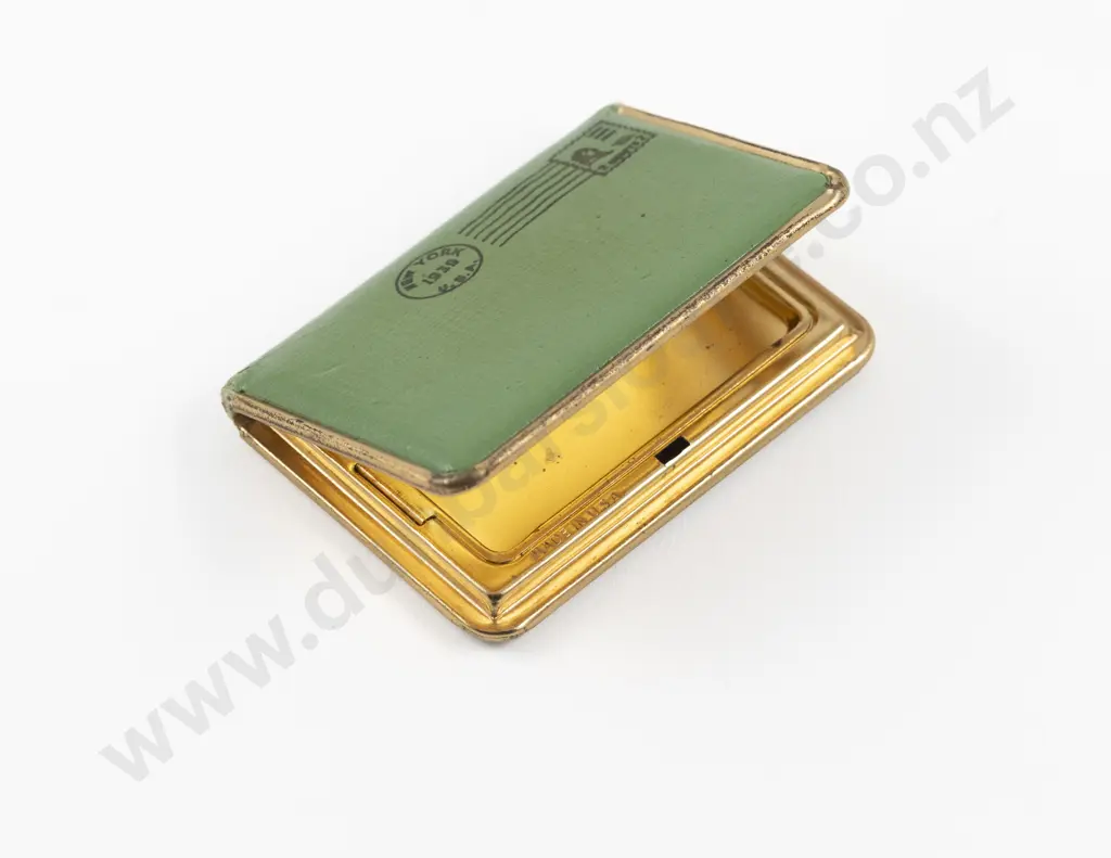 1939 New York World's Fair Novelty Envelope Powder Compact Image 1++