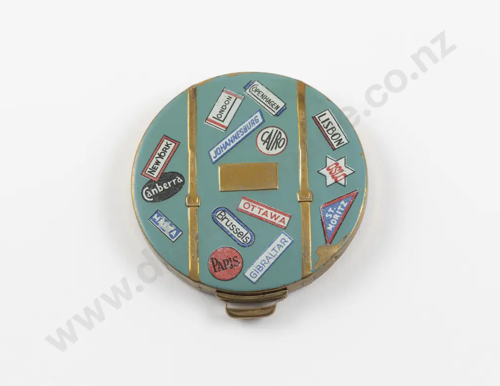 Mid 20th Century Pygmalion 'Happy Landing' Enamel Powder Compact Image 1++