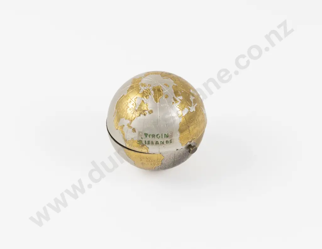 1950s Pygmalion Gold and Silver Plated Globe Powder Compact Image 1++