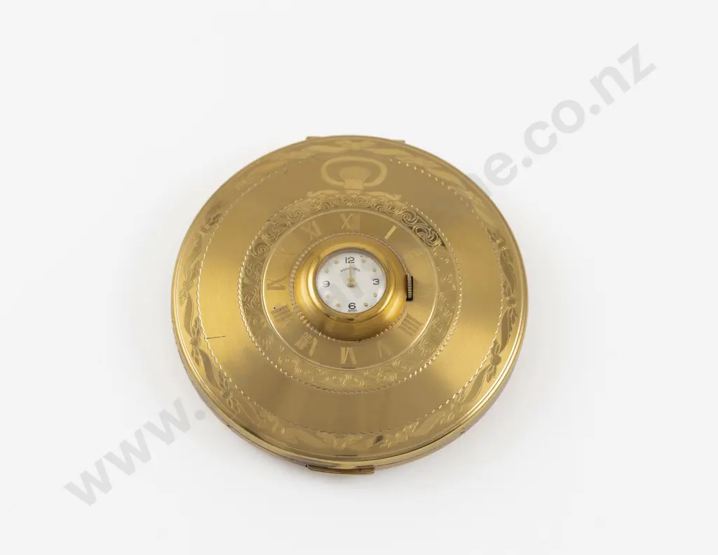 1930s Illinois Watch Case Powder Compact Image 1++