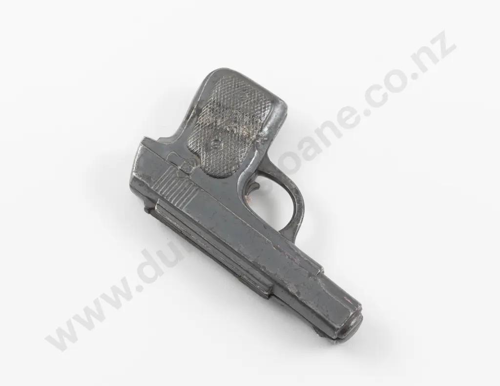 Early 20th Century American WRM & Co Pistol Shaped Vanity Compact Image 1++