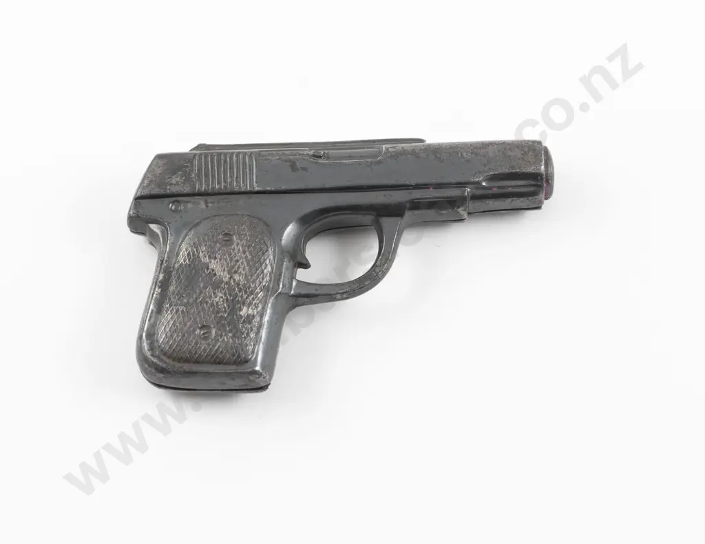 Early 20th Century American WRM & Co Pistol Shaped Vanity Compact Image 1++