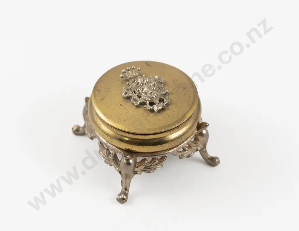 Vintage Ornate Brass Dresser Box Powder Compact Image 1++