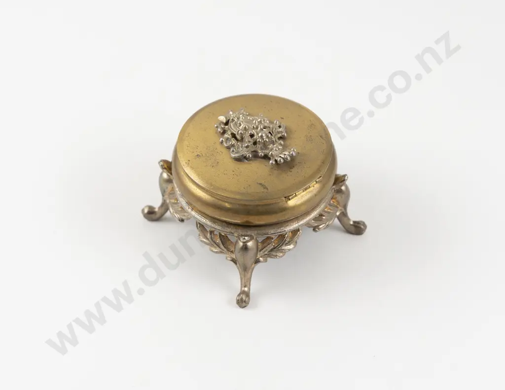 Vintage Ornate Brass Dresser Box Powder Compact Image 1++