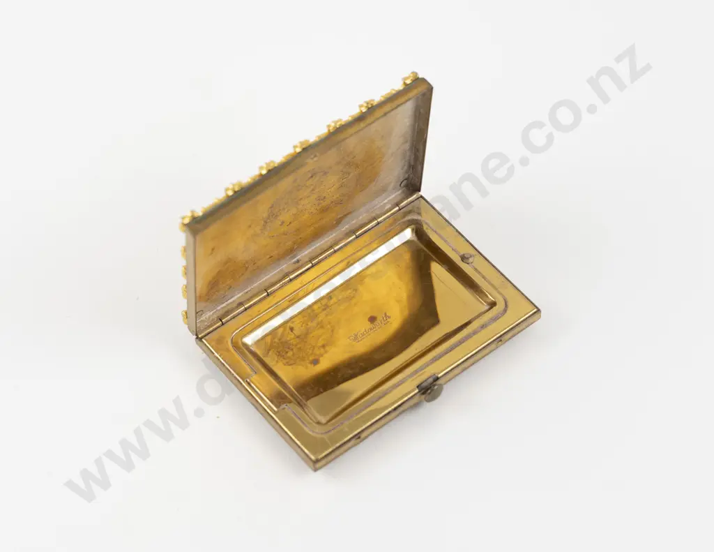 1950s Wadsworth Vanity Table Powder Compact Image 1++