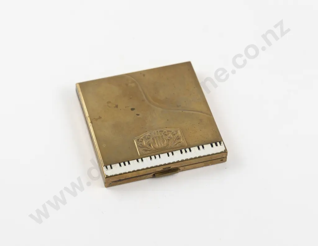 1930s - 1950s Volupte 'Pianette' Grand Piano Powder Compact Image 1++