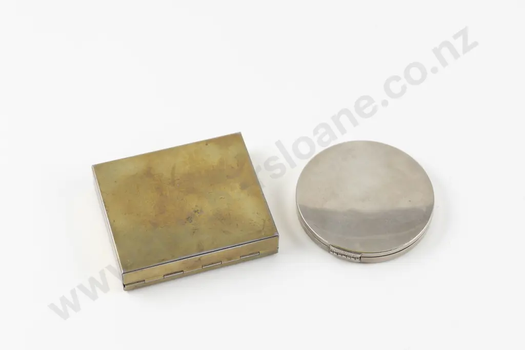 Two Vintage Enamelled Powder Compacts Image 1++