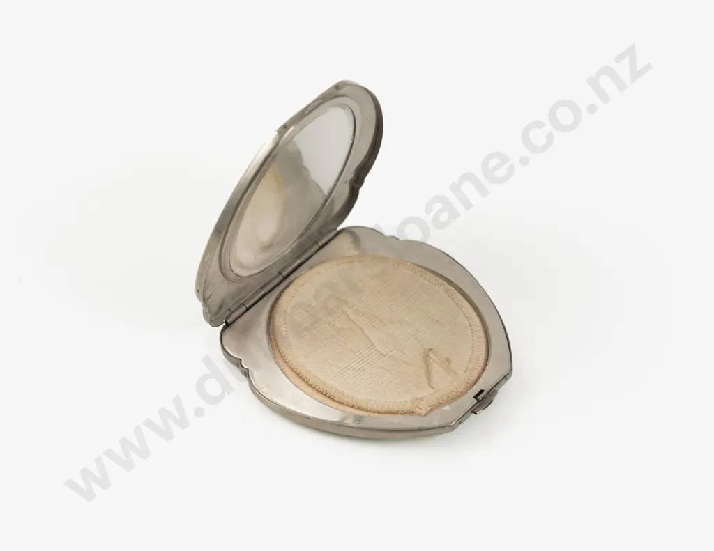 Art Deco Green Guilloche Enamel Fan Shape Powder Compact Image 1++