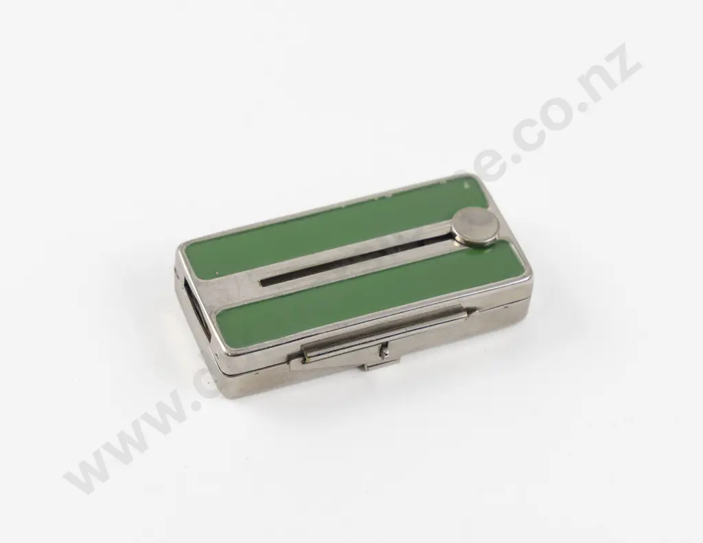 Art Deco Segal Lock & Hardware Co Green Enamel Sliding Key Powder Compact Image 1++