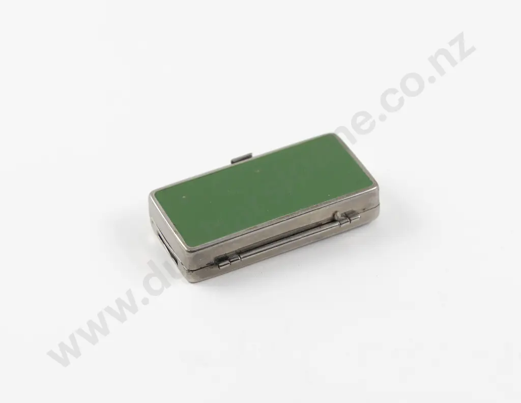 Art Deco Segal Lock & Hardware Co Green Enamel Sliding Key Powder Compact Image 1++