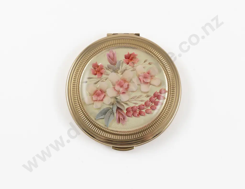 Vintage Kigu of London Gold Plated Carved Lucite Floral Powder Compact Compact Image 1++