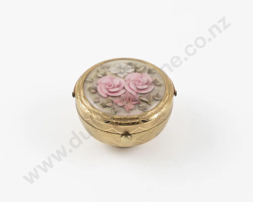 Vintage Kigu of London Gold Plated Carved Lucite Floral Powder Compact Image 1++