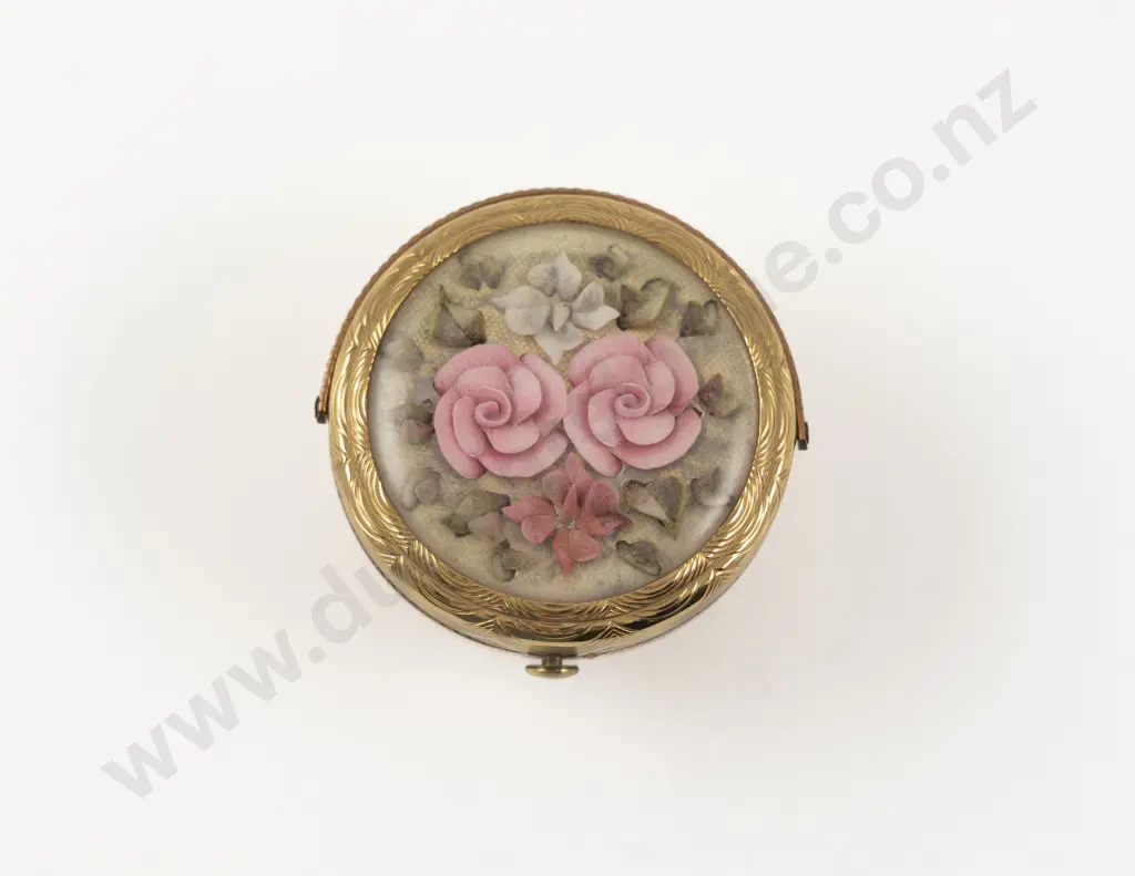 Vintage Kigu of London Gold Plated Carved Lucite Floral Powder Compact Image 1++