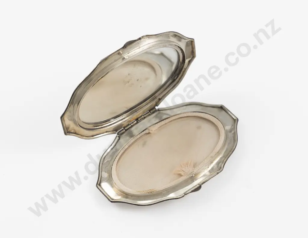 Vintage S/S Engraved Powder Compact Image 1++