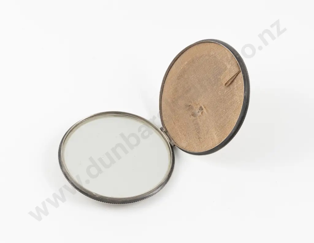 Vintage .833 Silver 'Lustig Gering' (Israel) Engraved Powder Compact Image 1++