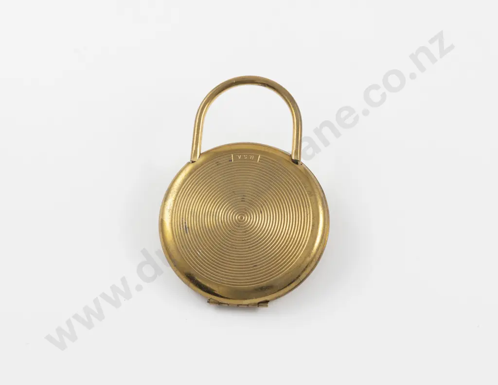 1940s Zell Fifth Avenue Gold Plated Padlock Shape Powder Compact Image 1++