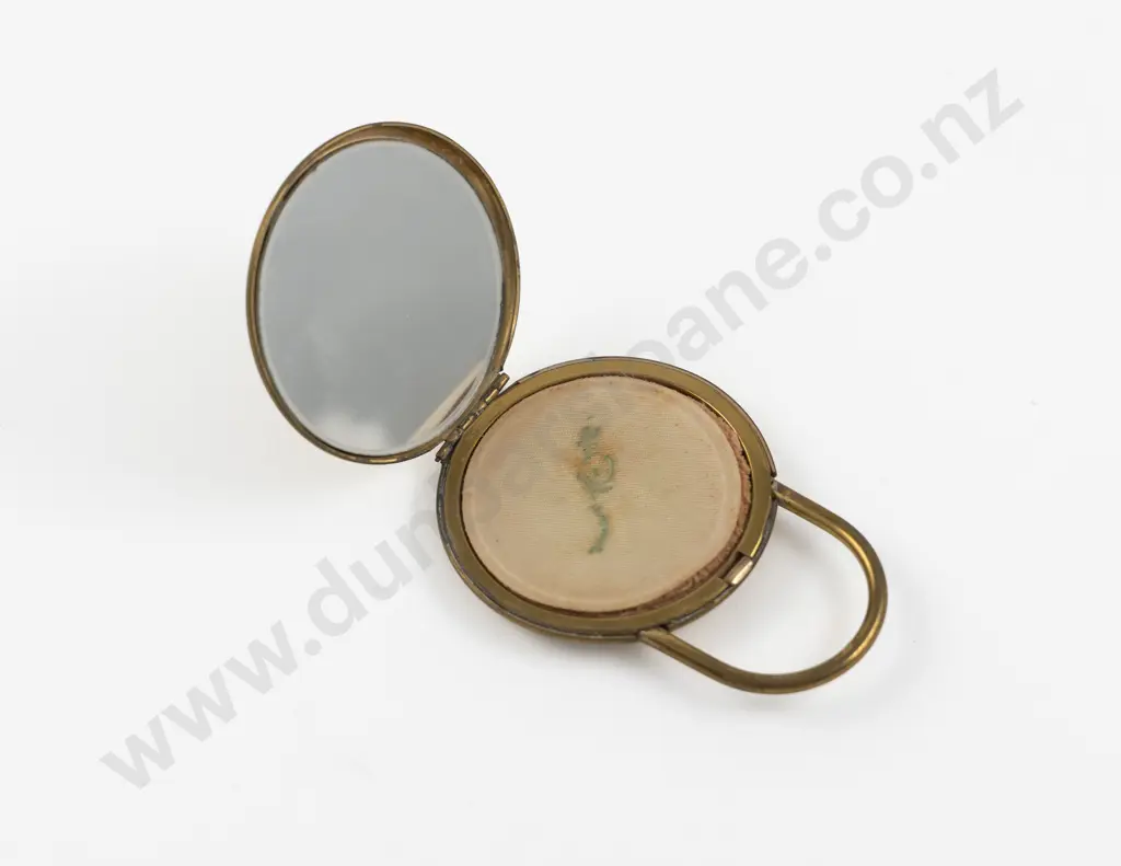 1940s Zell Fifth Avenue Gold Plated Padlock Shape Powder Compact Image 1++