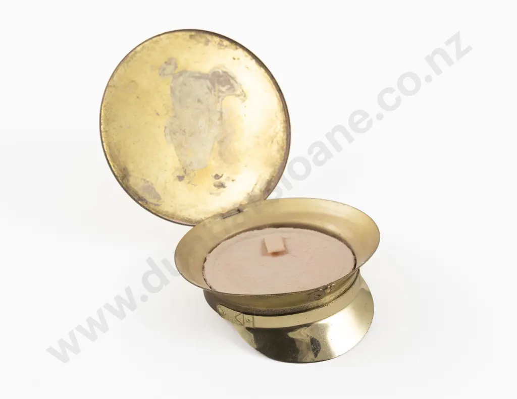 1940s WWII US Navy Office 'Sweetheart' Cap Powder Compact Image 1++
