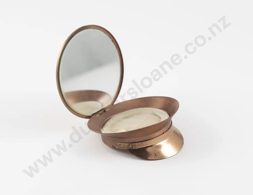 1940s WWII US Army Air Forces 'Sweetheart' Cap Powder Compact Image 1++