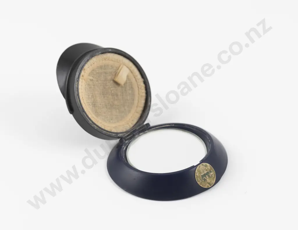 1940s WWII US Navy Office 'Sweetheart' Cap Powder Compact Image 1++