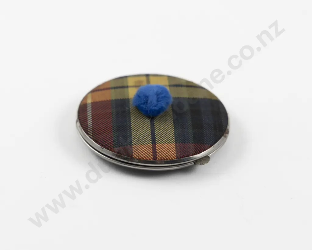 1930 - 1940s Gwenda Scottish Tam o' Shanter Powder Compact Image 1++