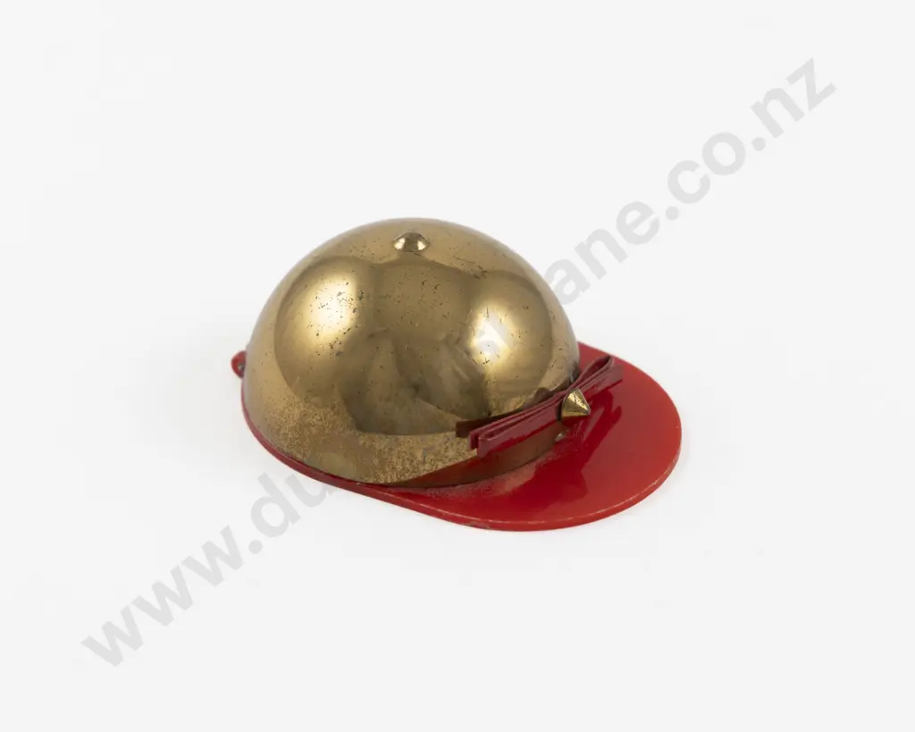 1940 - 1950s Parker Pen by Wadsworth Jockey Hat Powder Compact Image 1++