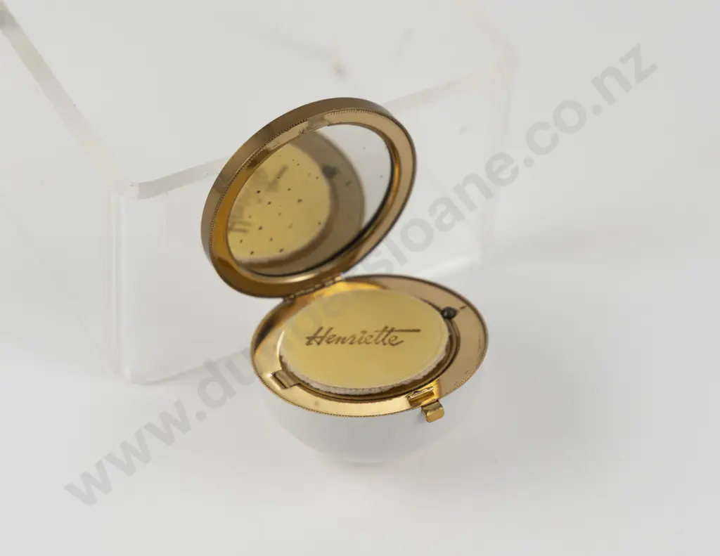 1930 - 1950s Henriette (American) Monogram Powder Compact Image 1++