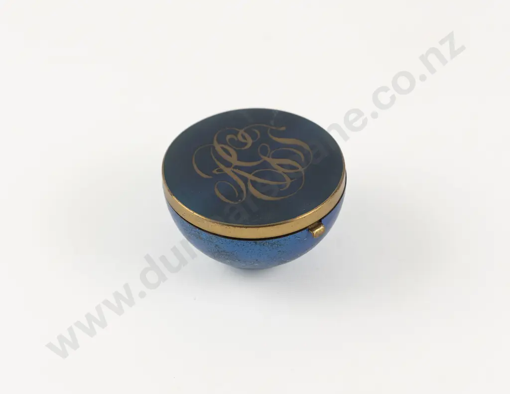 1930 - 1950s Henriette (American) Enamel Monogram Powder Compact Image 1++