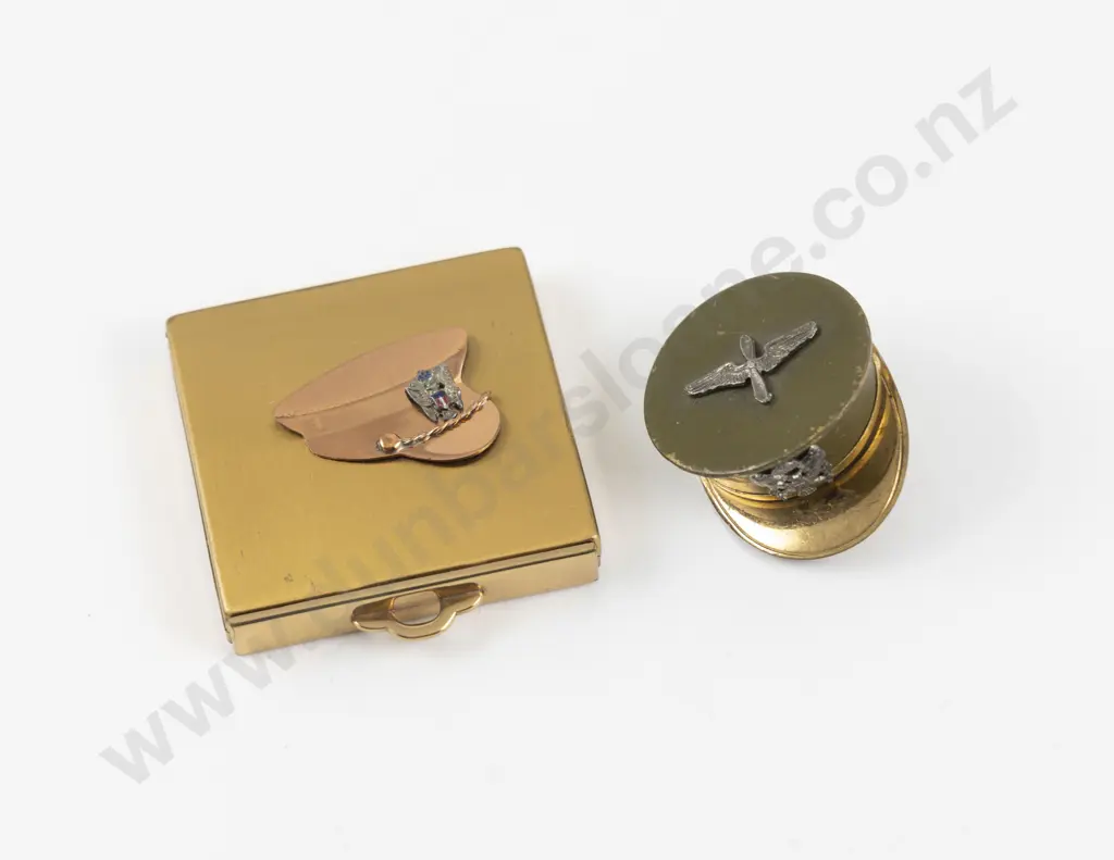 1940s Volupte (American) Gold Plated WWII 'Sweetheart' Military Powder Compact Image 1++