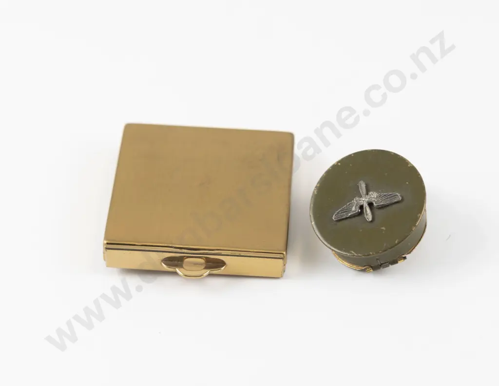 1940s Volupte (American) Gold Plated WWII 'Sweetheart' Military Powder Compact Image 1++