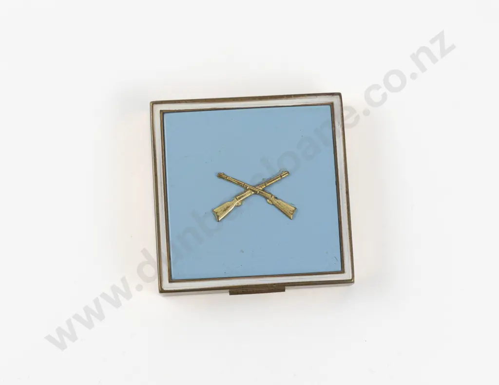 Mid Century Evans Case Company (American) Enamel 'Sweetheart' Powder Compact Image 1++