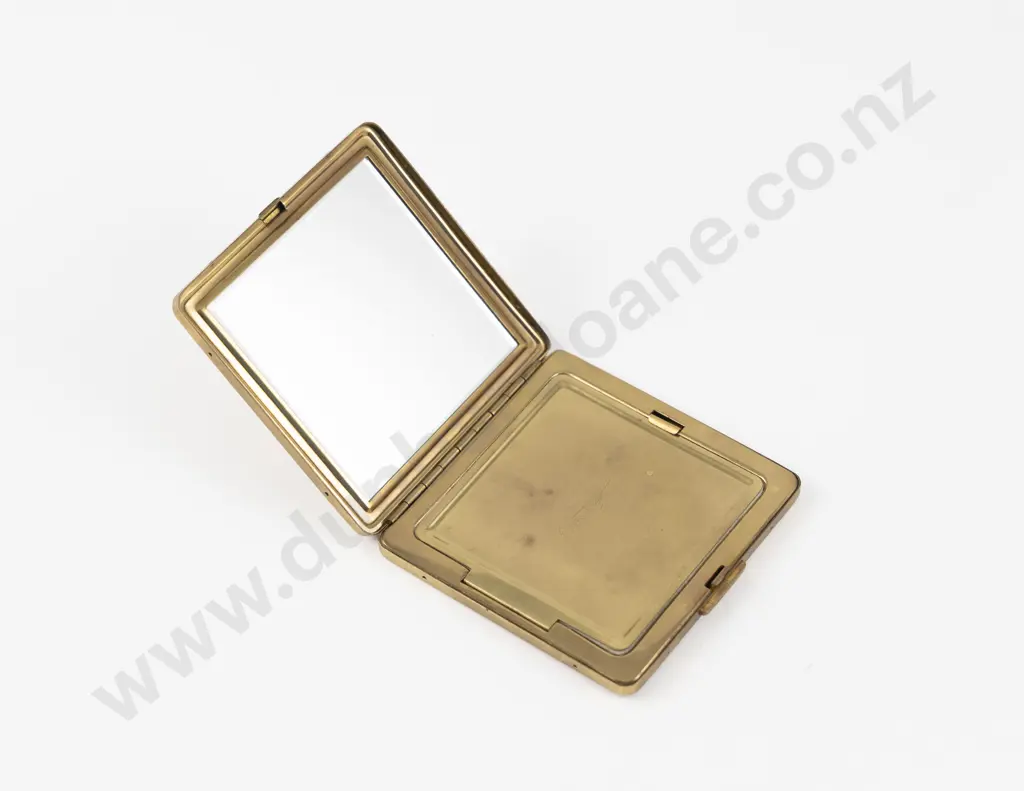1940s Royal New Zealand Air Force #75 Squadron 'Sweetheart' Powder Compact Image 1++