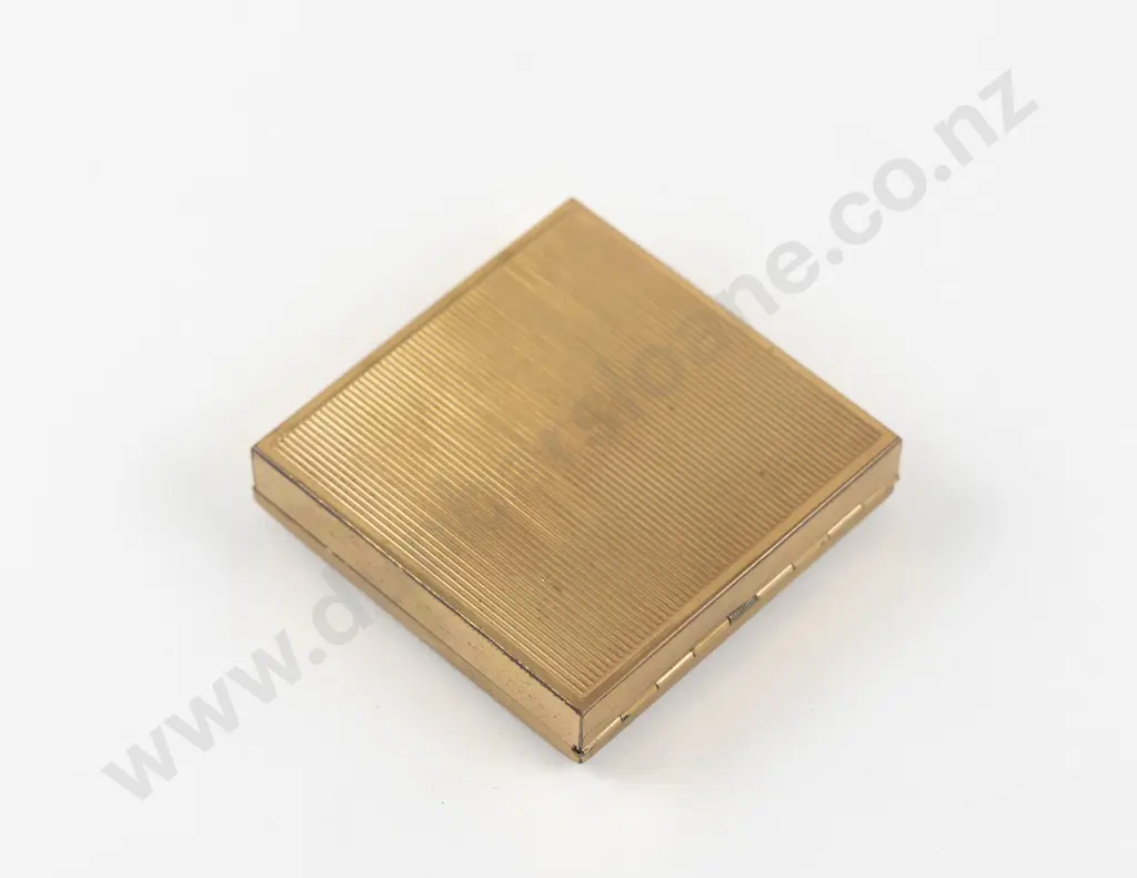1940 - 1950s Evans Case Company (England) British Royal Coat of Arms Powder Compact Image 1++