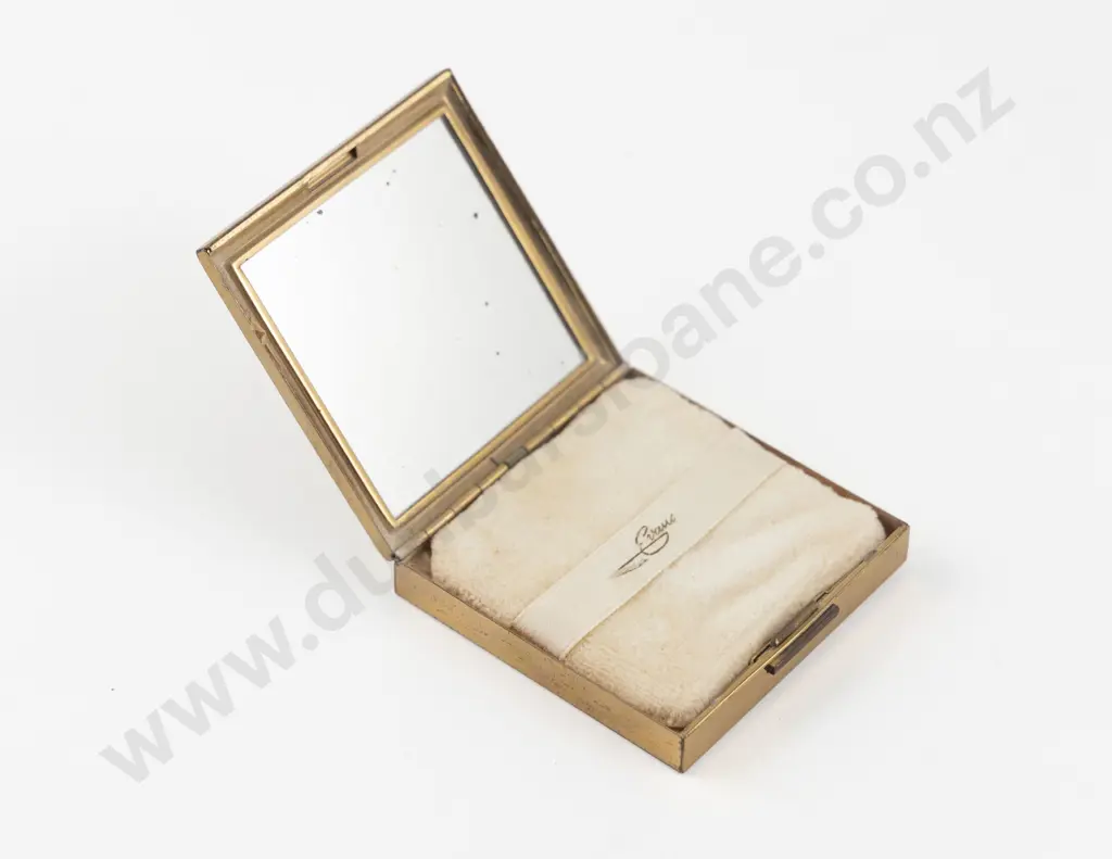 1940 - 1950s Evans Case Company (England) British Royal Coat of Arms Powder Compact Image 1++