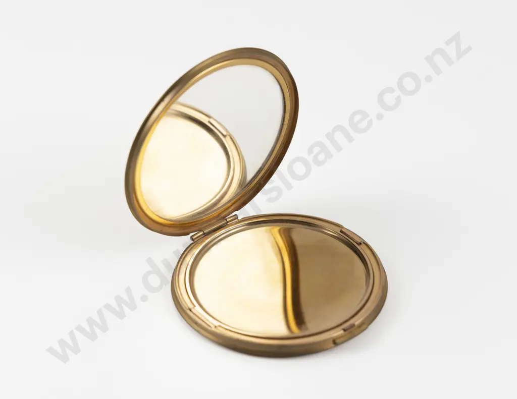 1930s Zephyr (America) Enamel Mechanical Roulette Powder Compact Image 1++