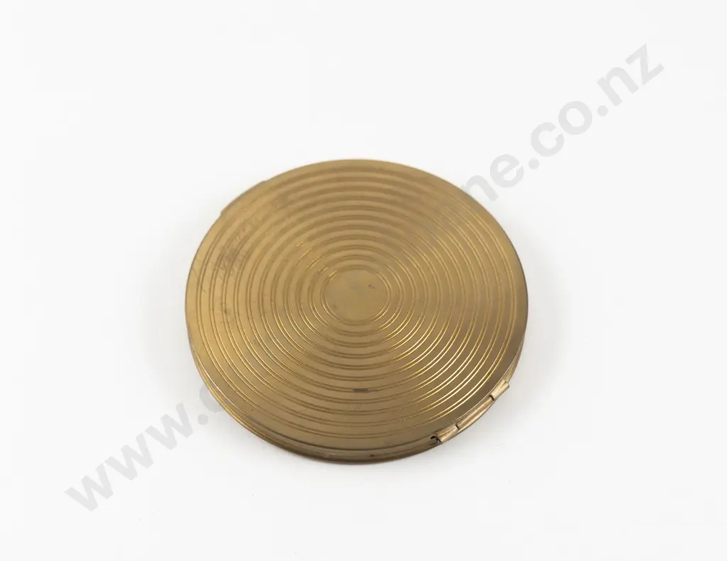 1930s Zephyr (America) Enamel Mechanical Roulette Powder Compact Image 1++